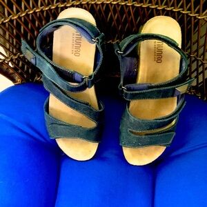 Munro suede sandals